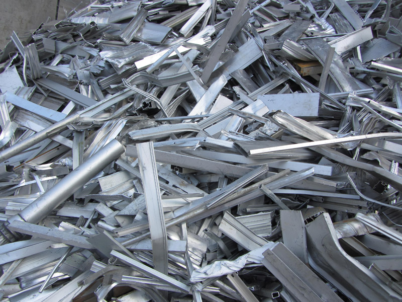 Clean and refined aluminium scrap in bulk